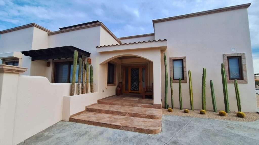 La Paz Haciendas Palo Verde Located in the sought-after gated community of Haciendas Palo Verde, this well-maintained 3-bedroom, 3-bath home offers privacy, security, and stunning – Lot 71 Calle Vista Mar, La Paz, BS