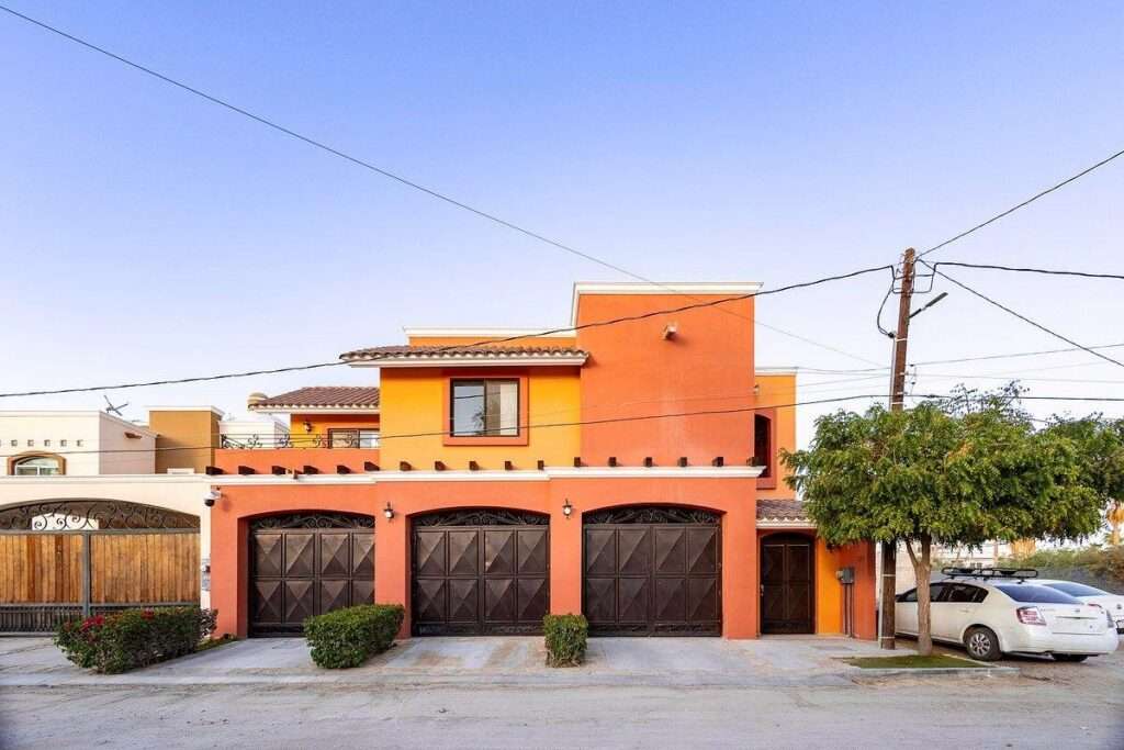 La Paz Villas Posada Casa de las Rosas | For Sale in La Paz, B.C.S.Property located in the La Posada area of La Paz, in a central location with spacious and functional areas that adapt well for both residential living and investment purposes.Just 2 blocks from the beach Sold furnished, ready to move in or start renting.The home features 2 bedrooms, 2 full bathrooms, and an additional half bath, along with a living room, dining area, and fully equipped kitchen, offering a comfortable layout for everyday living. The house has a hacienda-style design, with warm details and a natural flow between indoor and outdoor spaces.Layout and extras:Ground floor:• 3 spacious parking spaces• Swimming pool• Wading pool• Jacuzzi• 1 full bathroom• Outdoor area with refrigerator an " 2 storage rooms "Machine room with urinalUpper floor:" 1 full bathroom" 2 bedrooms" Service room next to laundry area" Kitchenette" TV roomOutside, the property offers a BBQ area and a great integration of spaces to enjoy La Paz's climate.With a 300 m² lot and 341.50 m² of construction, it is a well-sized property with strong potential within the city. – 320 de las rosas, La Paz, BS