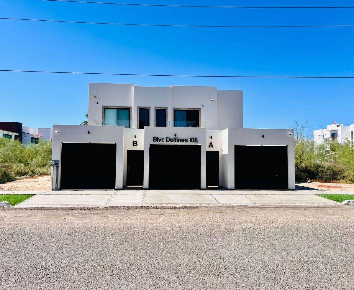 La Paz Marina Sol Strategically located just minutes from the boardwalk, airport, and main shopping mall. The property offers a fantastic common area with a heated jacuzzi pool, BBQ grills, outdoor shower, and half bath. Features include remote-controlled gates and doors, digital key access, video surveillance, integrated audio, 9 mini-splits with remote setup, full Wi-Fi coverage, electric jacuzzi heater, water cisterns and tanks, and gas or electric systems in each unit. Sold fully furnished and equipped, except for bedroom TVs.****** The prive list be país in mexican pesos by amount of – 108 Avenida Delfines, La Paz, BS