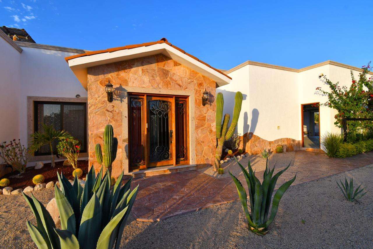 La Paz Haciendas Palo Verde Perched above the bay in the prestigious gated community of Haciendas Palo Verde in El Centenario, this exceptional residence offers the perfect blend of luxury, privacy, and breathtaking – 57 Vista Mar, La Paz, BS